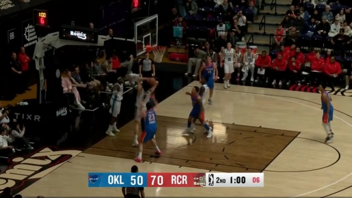 😤杨瀚森积极拼抢前场板再造犯规 罚球稳稳命中 半场10分10板