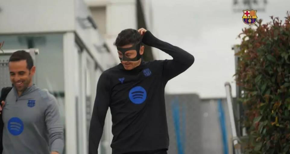 开云体育官网-每体：莱万今天参加合练，预计能入选对阵毕包的名单